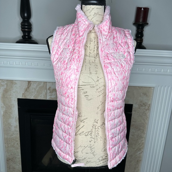 The North Face reversible puffer vest - Picture 1 of 9